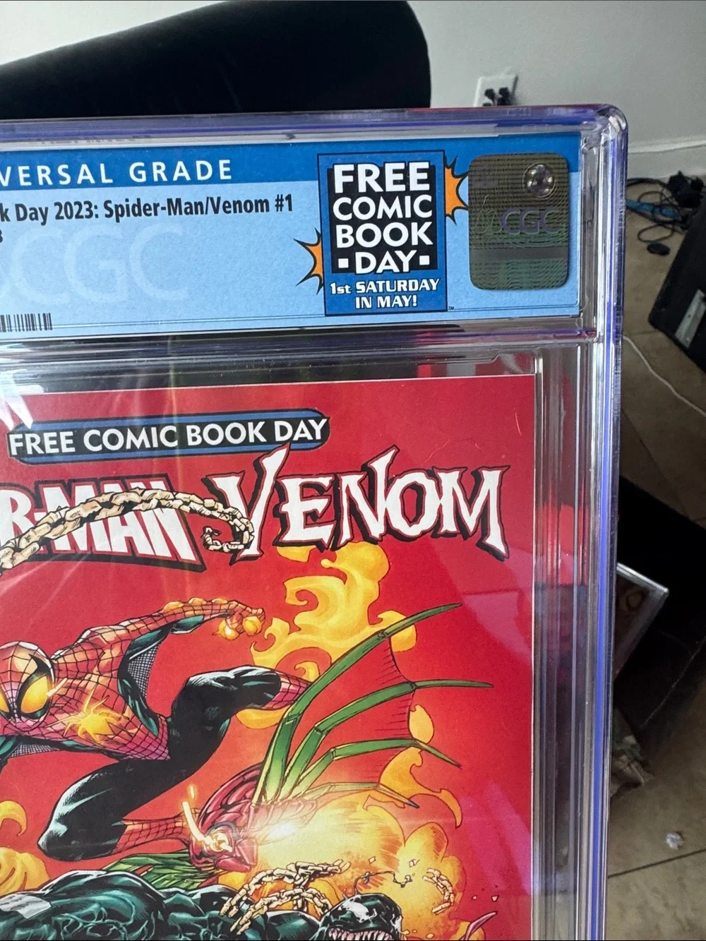 Marvel Spider-Man/Venom Comic Book Cover – Red, Black, Yellow